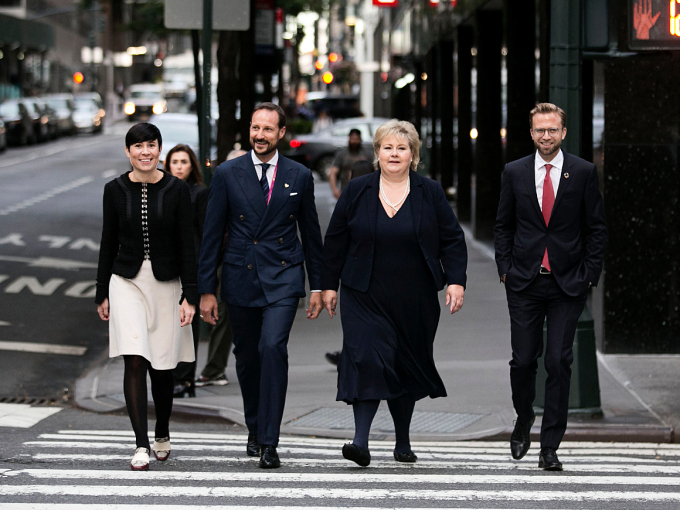 Norway is well represented in UN this week: Crown Prince Haakon en route to the UN headquarters with Prime Minister Erna Solberg, Minister of Foreign Affairs Ine Eriksen Søreide and Minister of International Development Nikolai Astrup. Photo: Pontus Höök / NTB scanpix